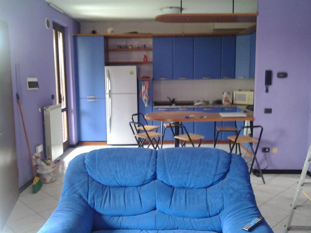 Villetta Rossini Appartamento Da Condividere Con Me Luciano Servizio Ospiti Taxi Driver Navetta No Wifi 2 Camera Da Letto Per 5 Persone Valbrembo المظهر الخارجي الصورة