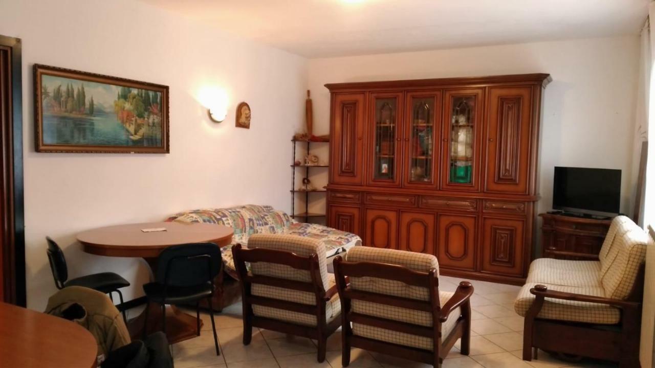 Villetta Rossini Appartamento Da Condividere Con Me Luciano Servizio Ospiti Taxi Driver Navetta No Wifi 2 Camera Da Letto Per 5 Persone Valbrembo المظهر الخارجي الصورة